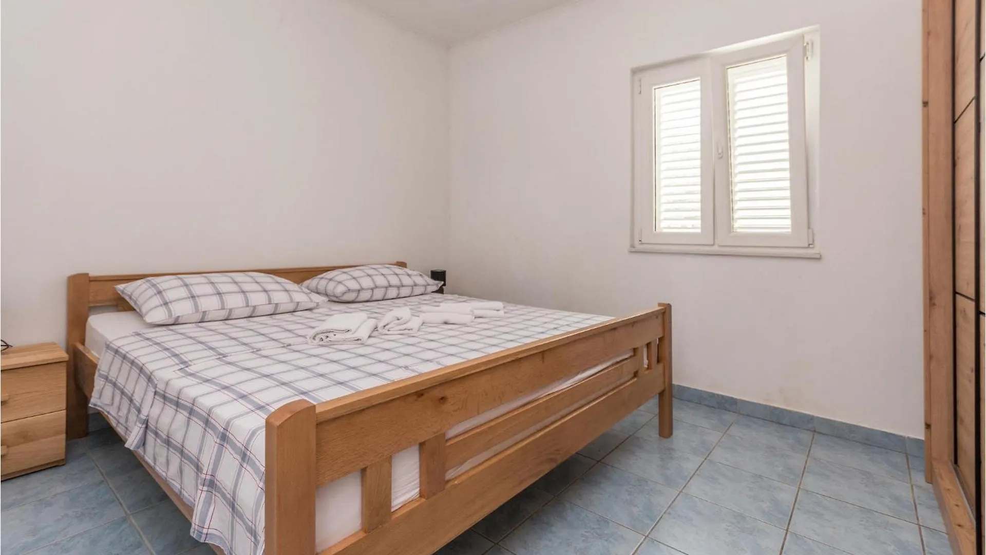 Awesome Home In Vrana With Kitchen